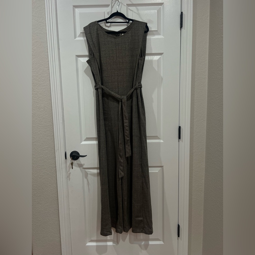 Max Studio Women's Sleeveless Wide Leg with pockets Jumpsuit Size Large